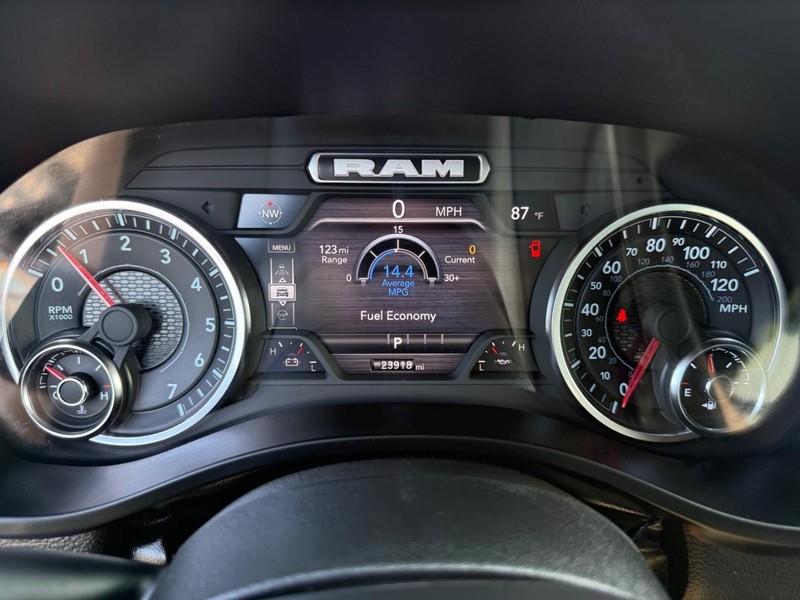 Ram 1500 Vehicle Image 23
