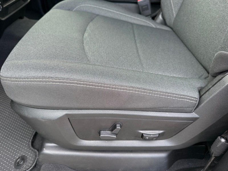 Ram 2500 Vehicle Image 24