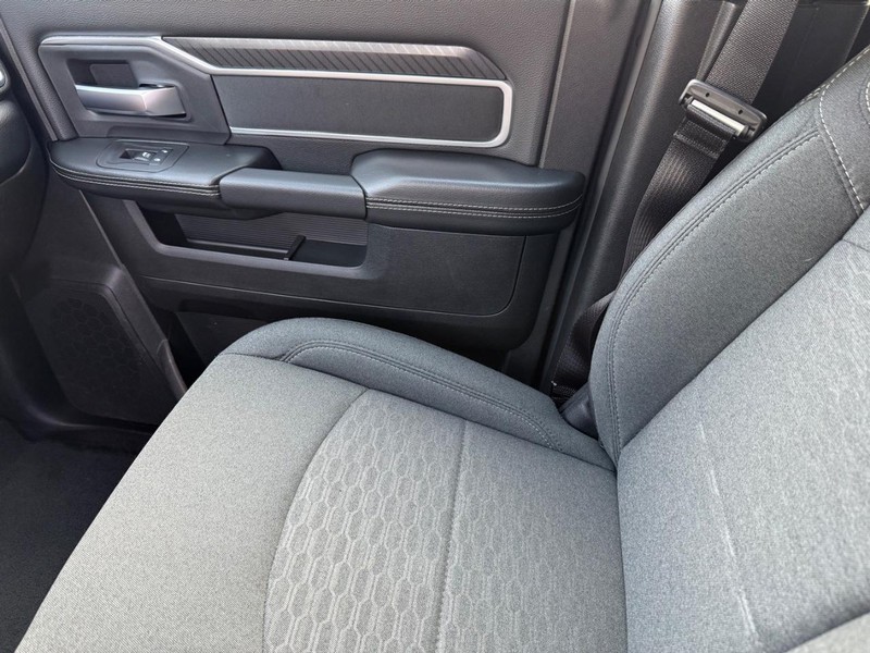 Ram 2500 Vehicle Image 18