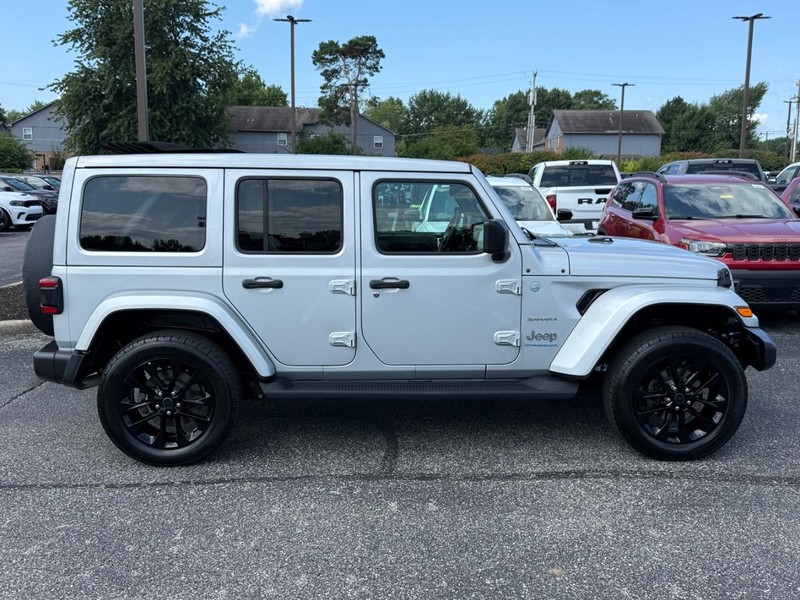 Jeep Wrangler 4xe Vehicle Image 02