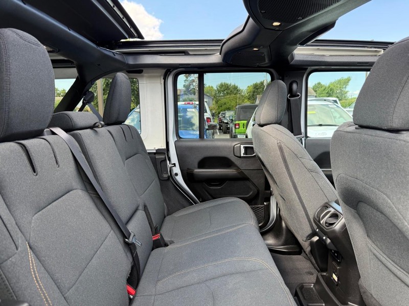 Jeep Wrangler 4xe Vehicle Image 10