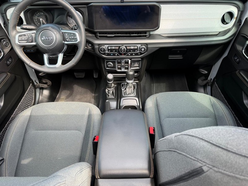 Jeep Wrangler 4xe Vehicle Image 12