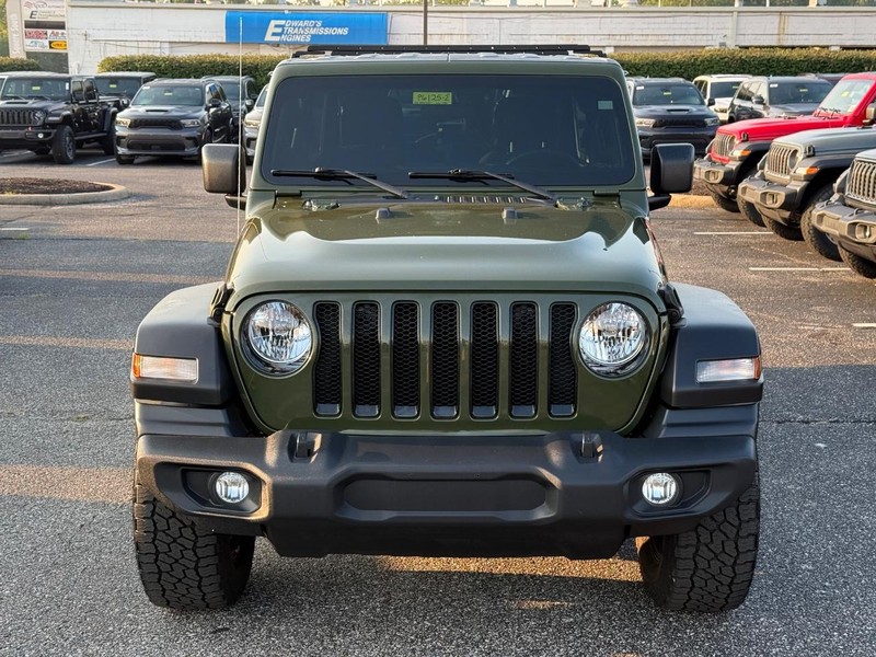 Jeep Wrangler Vehicle Image 09