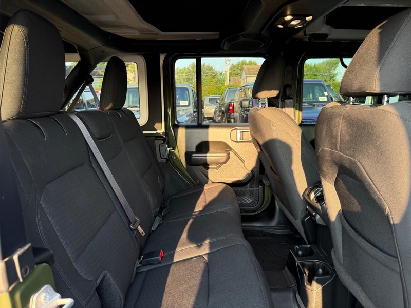Jeep Wrangler Vehicle Image 10