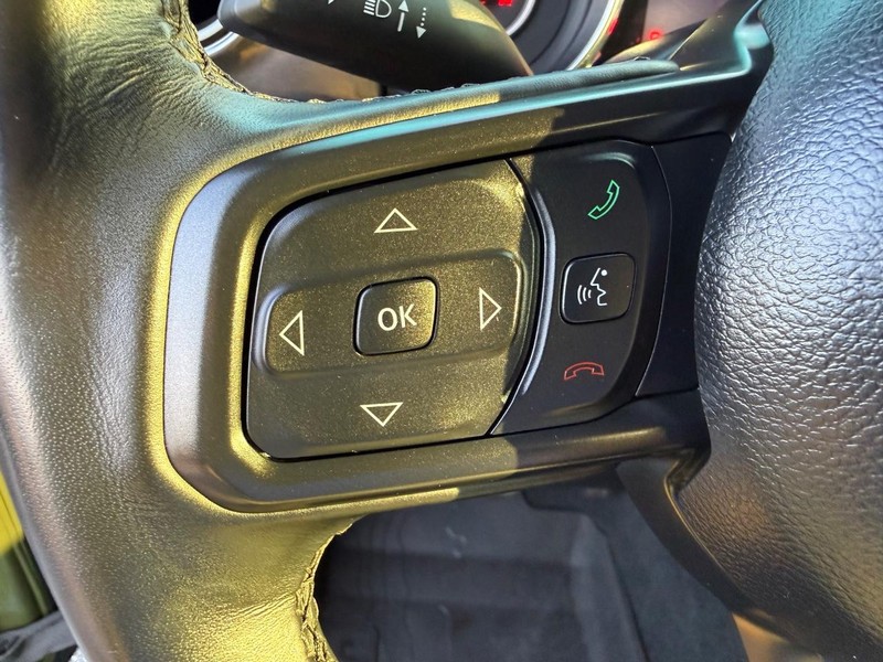 Jeep Wrangler Vehicle Image 13
