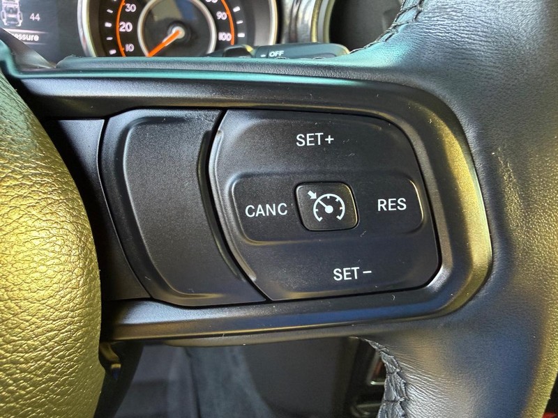 Jeep Wrangler Vehicle Image 14