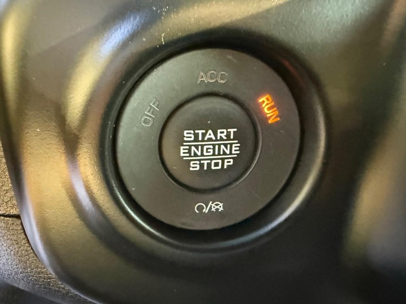 Jeep Wrangler Vehicle Image 15