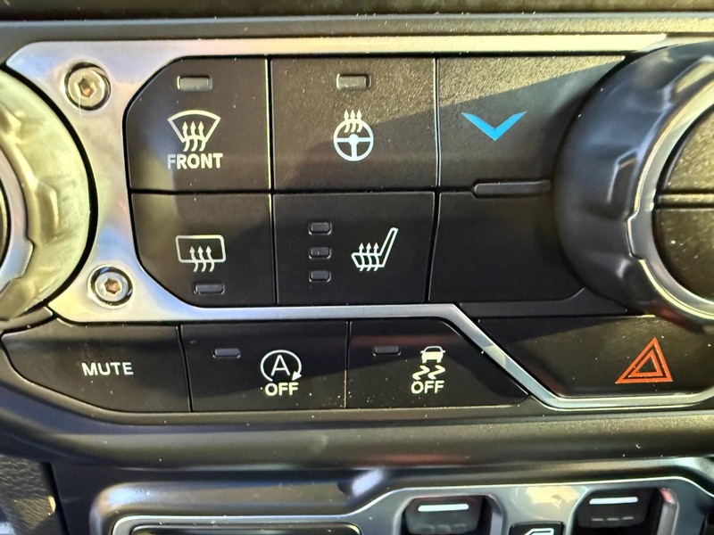 Jeep Wrangler Vehicle Image 16