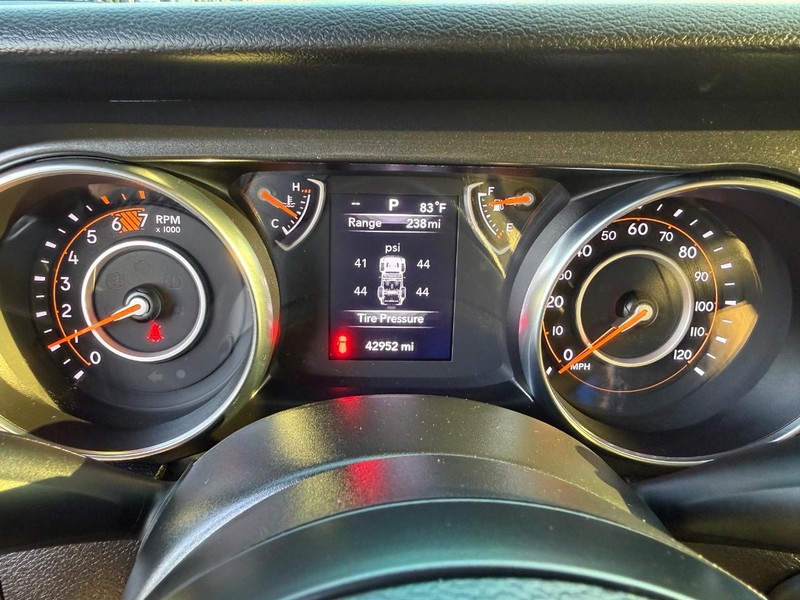 Jeep Wrangler Vehicle Image 22