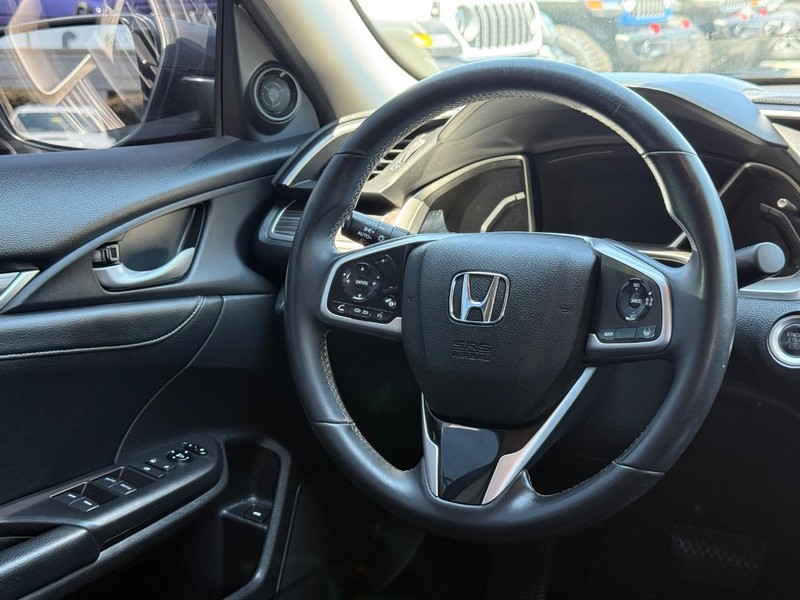 Honda Civic Sedan Vehicle Image 13