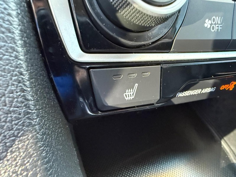 Honda Civic Sedan Vehicle Image 17