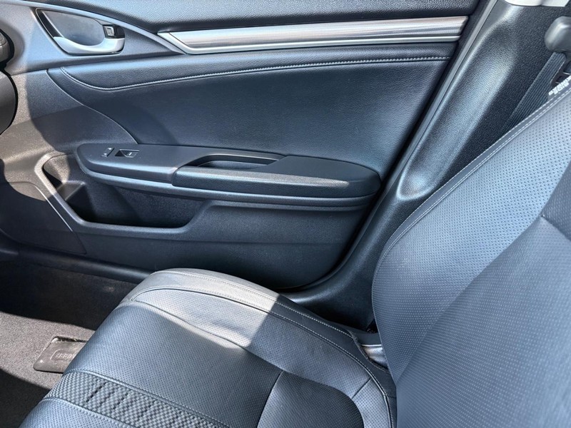 Honda Civic Sedan Vehicle Image 21