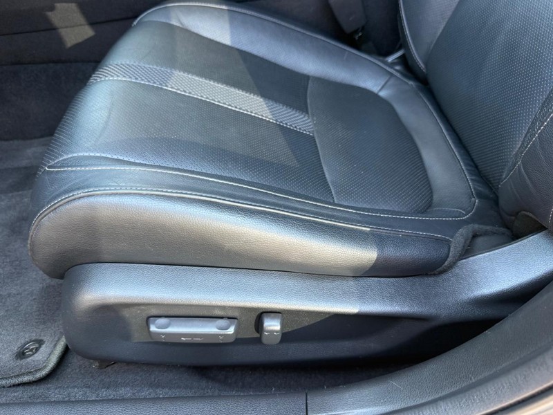 Honda Civic Sedan Vehicle Image 26