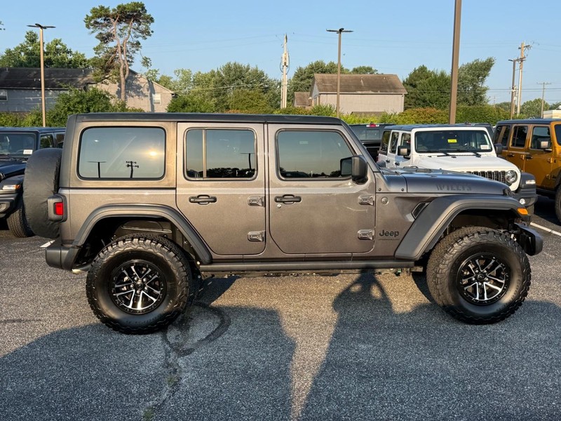 Jeep Wrangler Vehicle Image 02