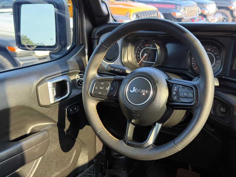 Jeep Wrangler Vehicle Image 12