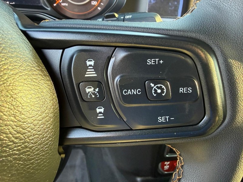 Jeep Wrangler Vehicle Image 14