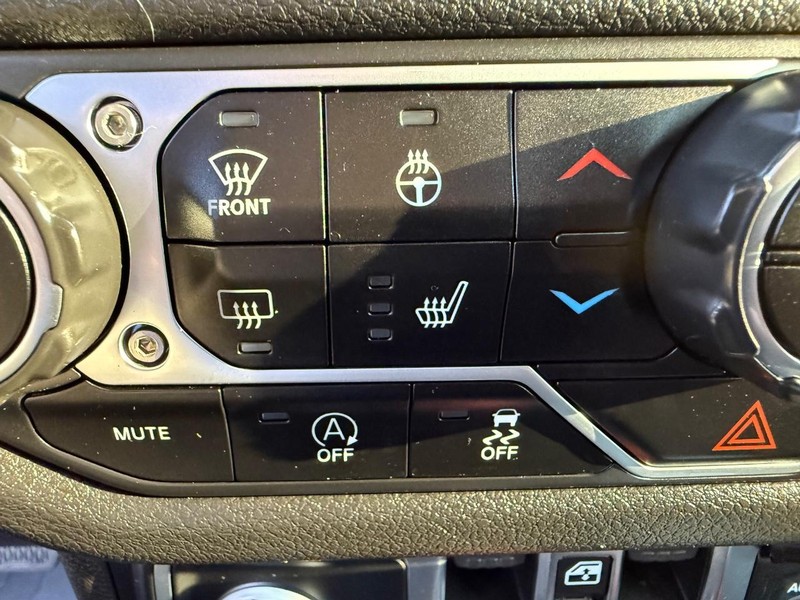Jeep Wrangler Vehicle Image 16