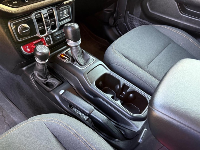 Jeep Wrangler Vehicle Image 20