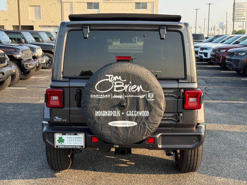 Jeep Wrangler Vehicle Image 04