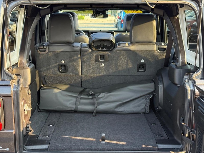 Jeep Wrangler Vehicle Image 07