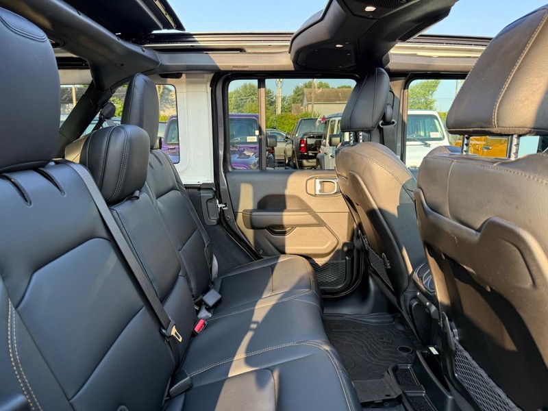 Jeep Wrangler Vehicle Image 10