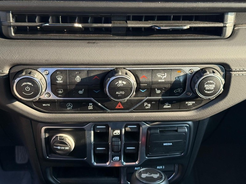 Jeep Wrangler Vehicle Image 20