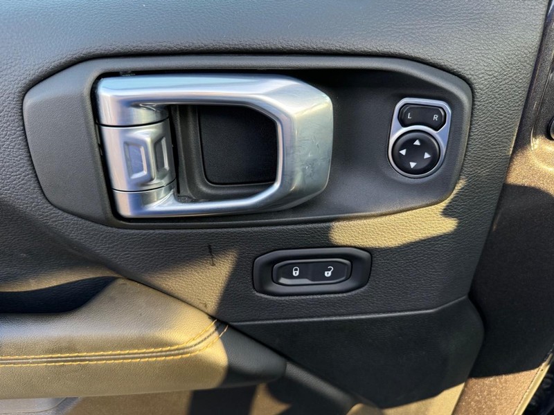 Jeep Wrangler Vehicle Image 26