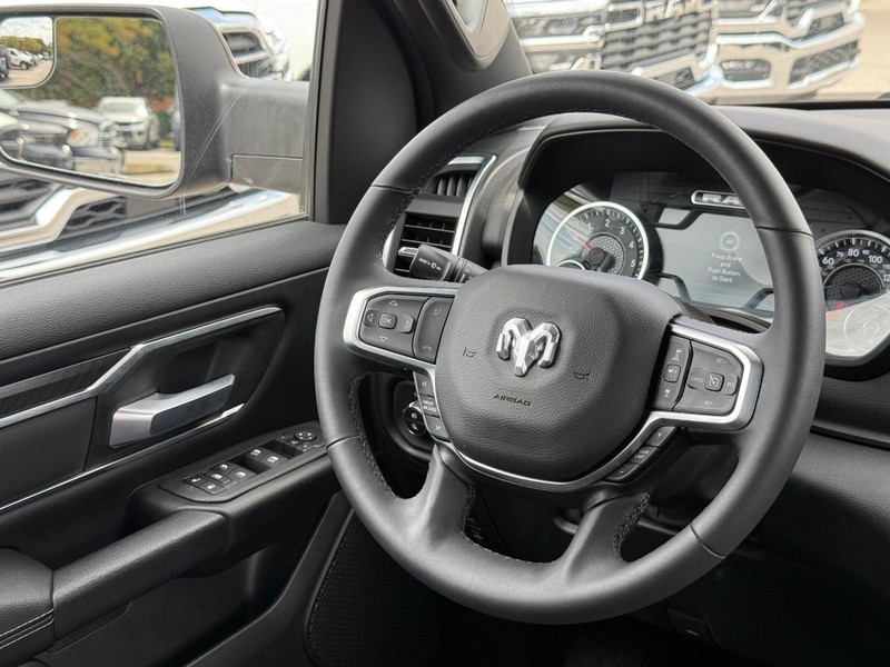 Ram 1500 Vehicle Image 12
