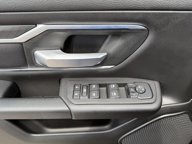 Ram 1500 Vehicle Image 23
