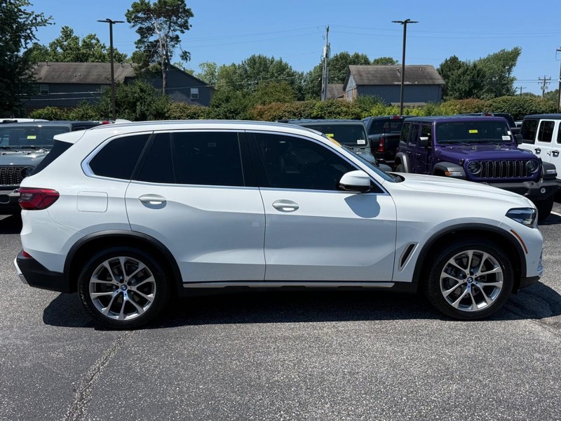 BMW X5 Vehicle Image 02