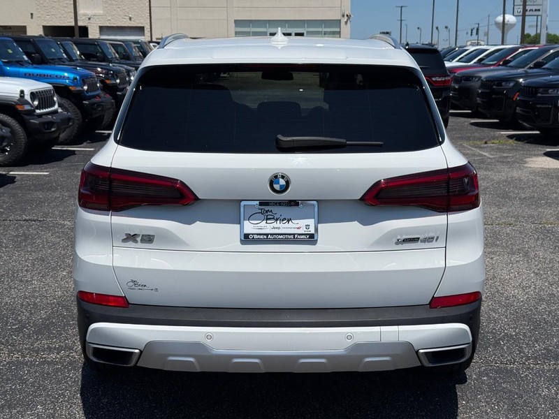 BMW X5 Vehicle Image 04