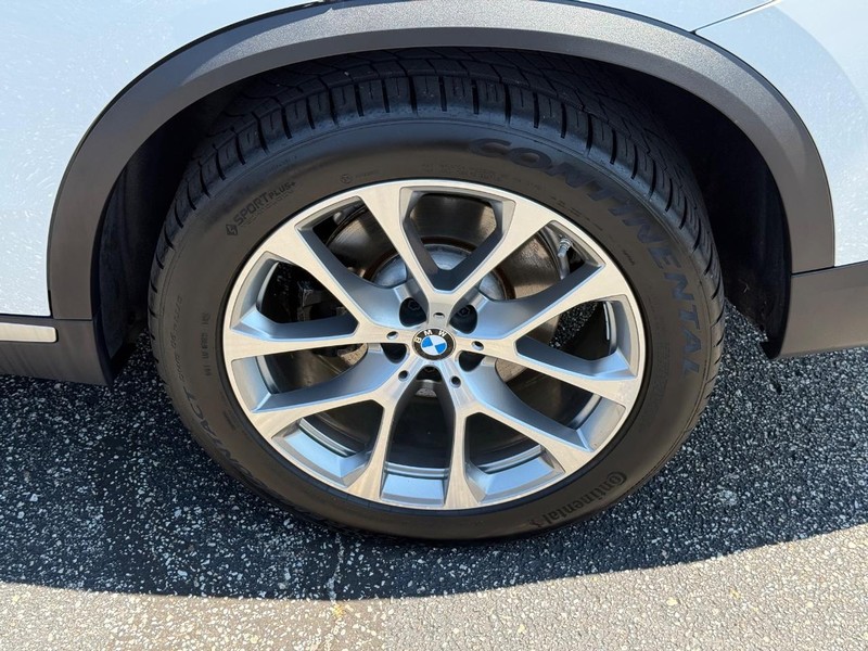 BMW X5 Vehicle Image 06