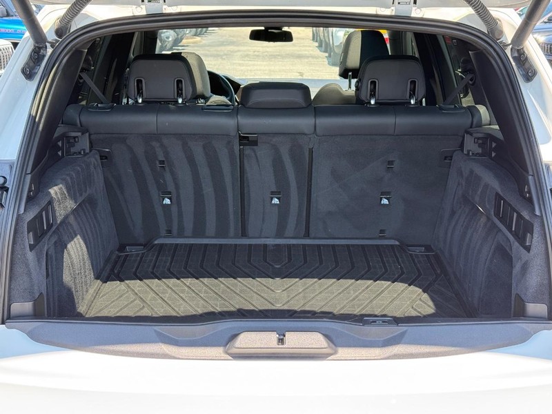 BMW X5 Vehicle Image 07