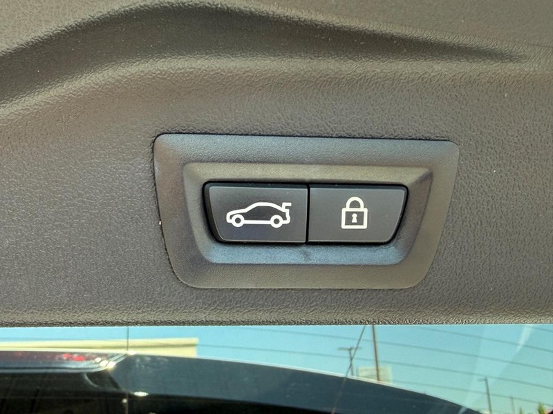 BMW X5 Vehicle Image 08