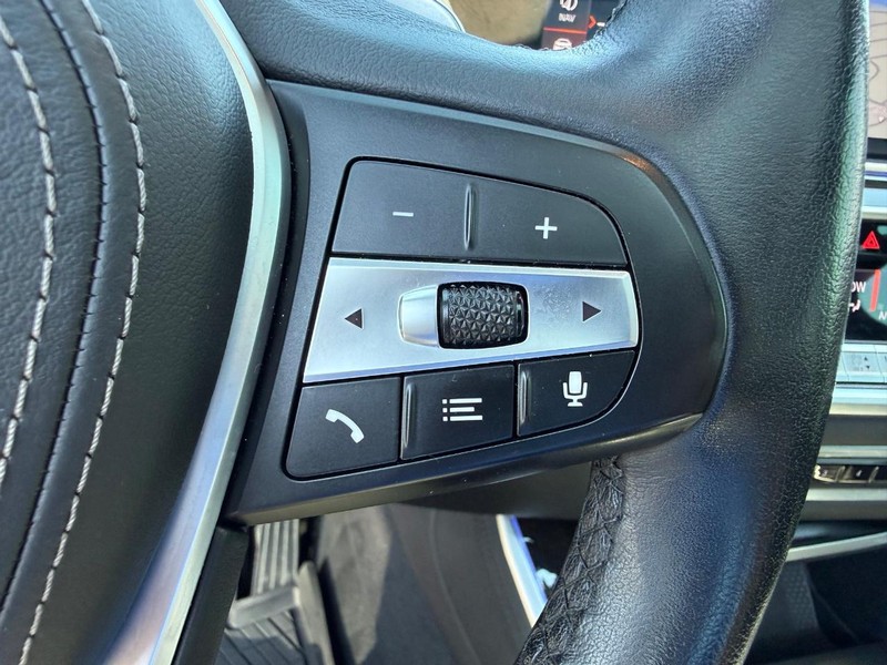 BMW X5 Vehicle Image 16