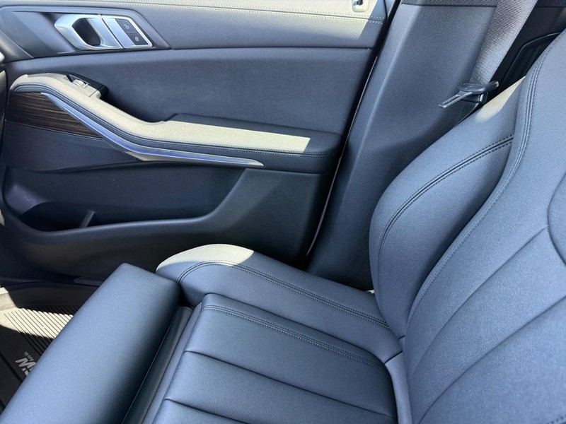BMW X5 Vehicle Image 22