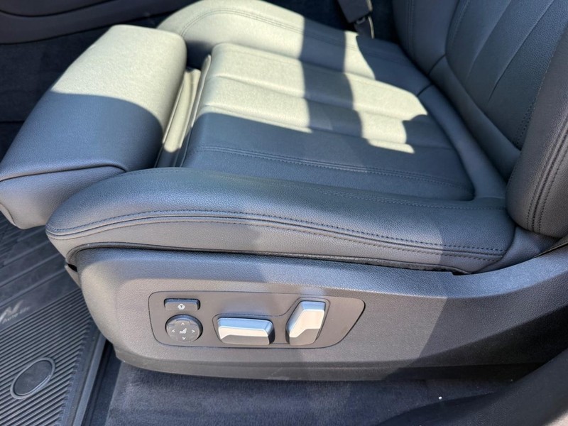 BMW X5 Vehicle Image 27