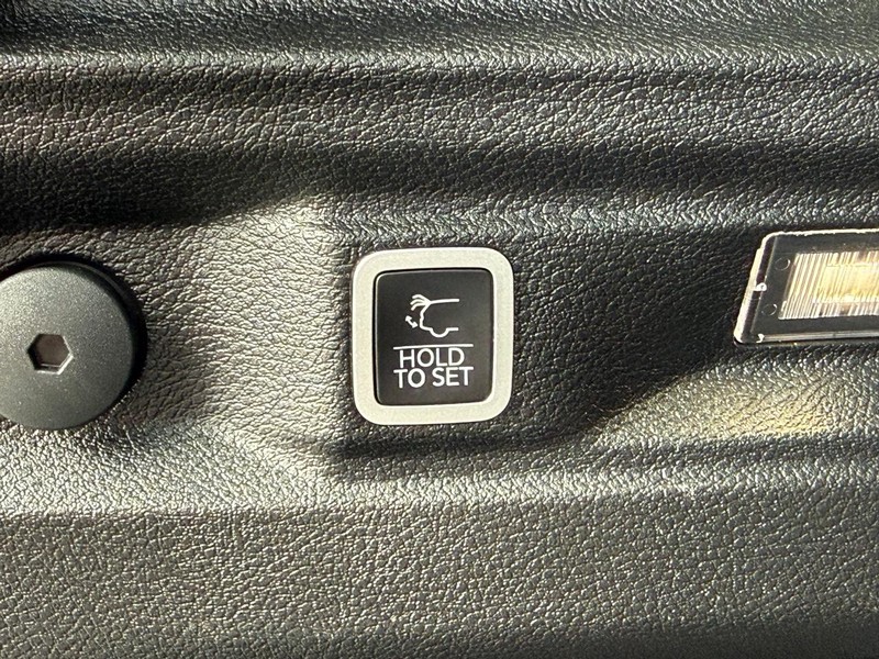 Jeep Grand Cherokee L Vehicle Image 08