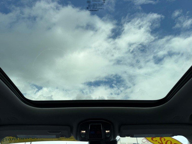 Jeep Grand Cherokee L Vehicle Image 13