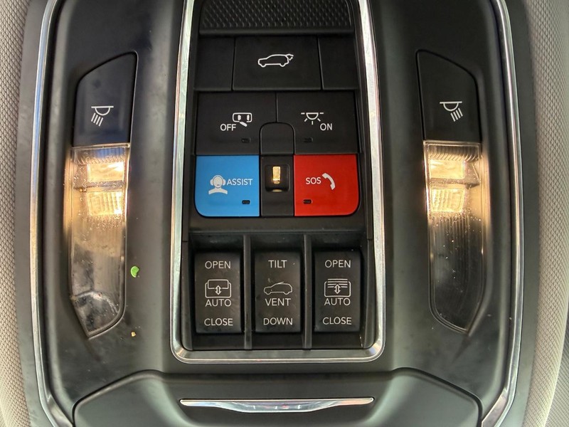 Jeep Grand Cherokee L Vehicle Image 25