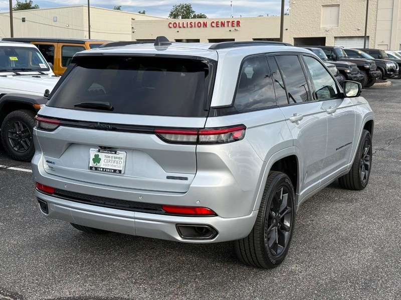 Jeep Grand Cherokee 4xe Vehicle Image 03