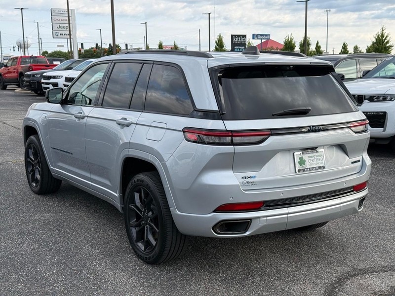 Jeep Grand Cherokee 4xe Vehicle Image 05