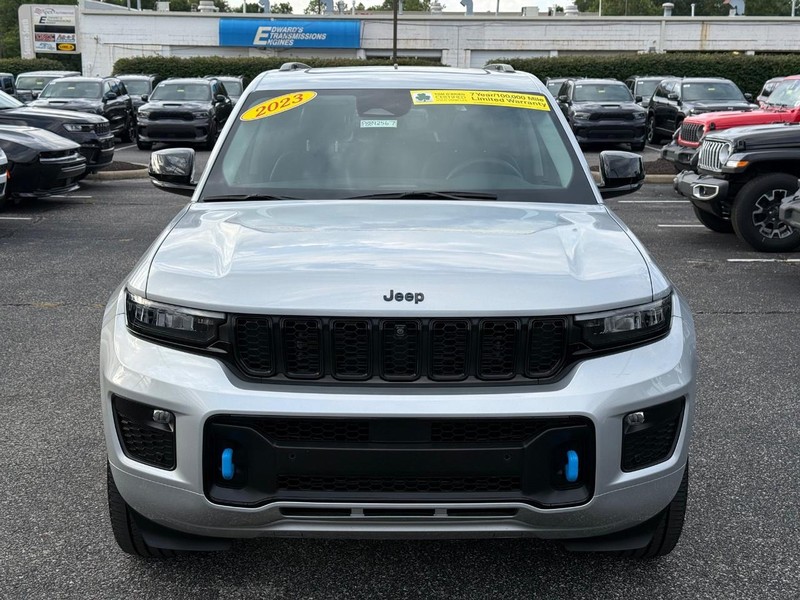 Jeep Grand Cherokee 4xe Vehicle Image 10