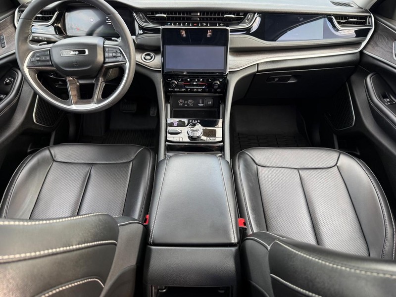 Jeep Grand Cherokee 4xe Vehicle Image 13