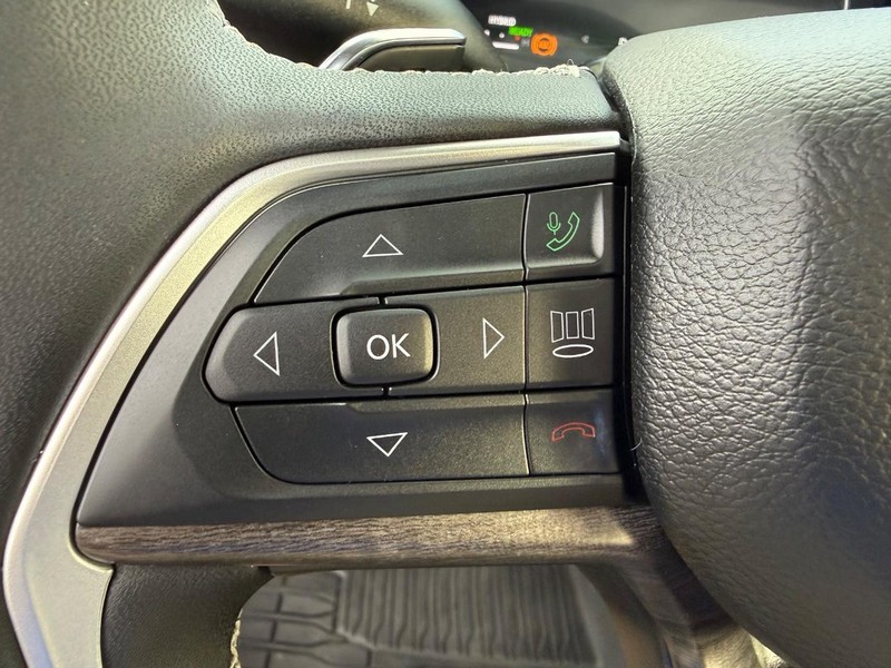 Jeep Grand Cherokee 4xe Vehicle Image 15