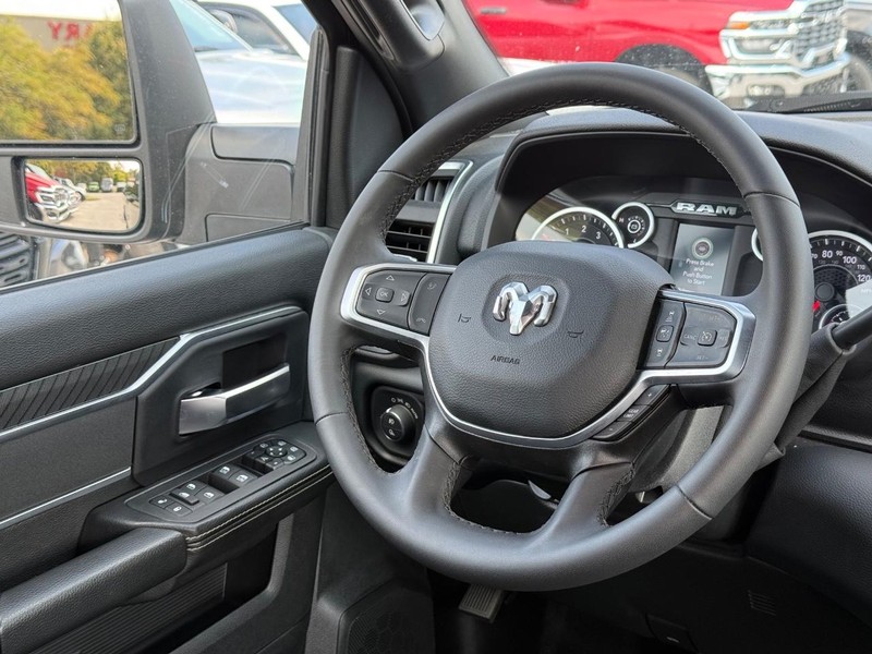 Ram 2500 Vehicle Image 12