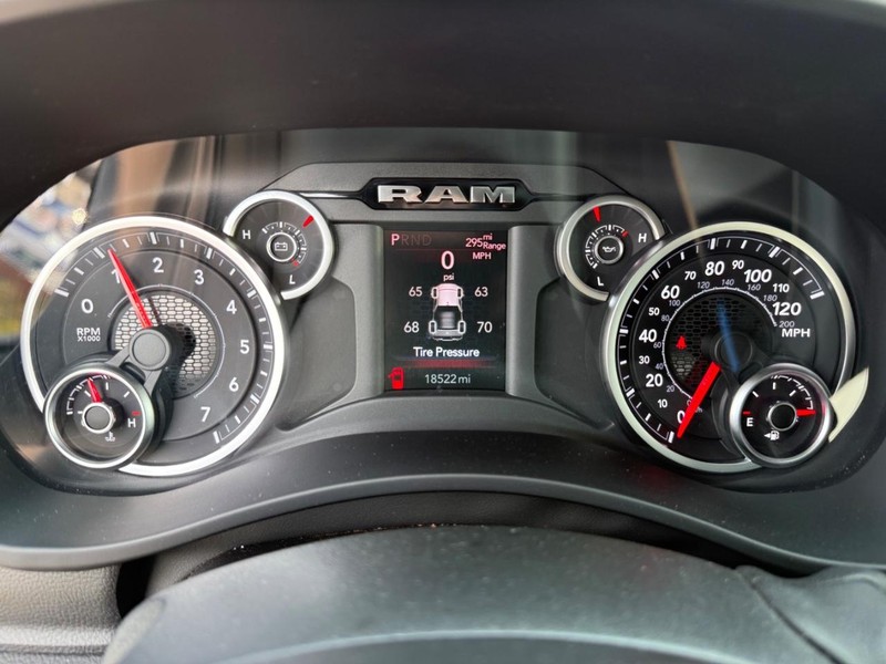 Ram 2500 Vehicle Image 21