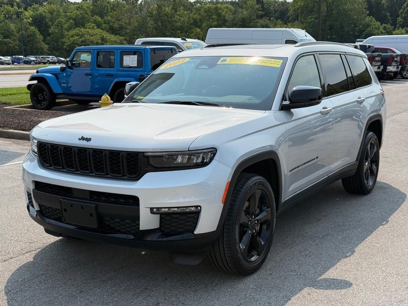 Jeep Grand Cherokee L Vehicle Image 09