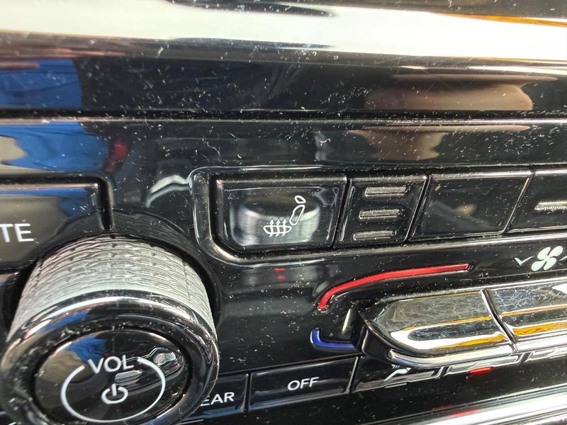 Jeep Grand Cherokee L Vehicle Image 19