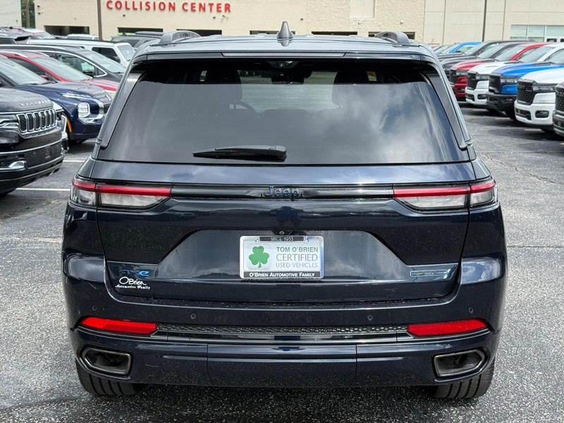 Jeep Grand Cherokee 4xe Vehicle Image 04